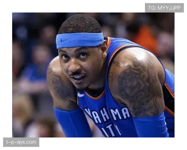 埃琳·安德森买外卖掏出那张卡的一刷，我突然开始怀疑自己是不是在看明星账单现场